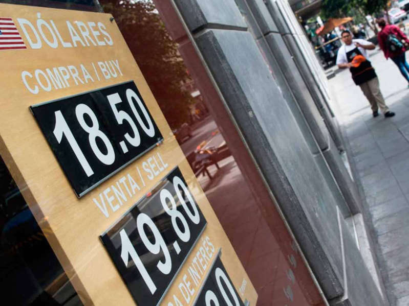 Sufre otro tropiezo el peso ante la variante Delta de Covid-19