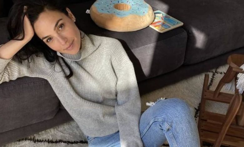 Gal Gadot anuncia con adorable postal que será madre por tercera ocasión
