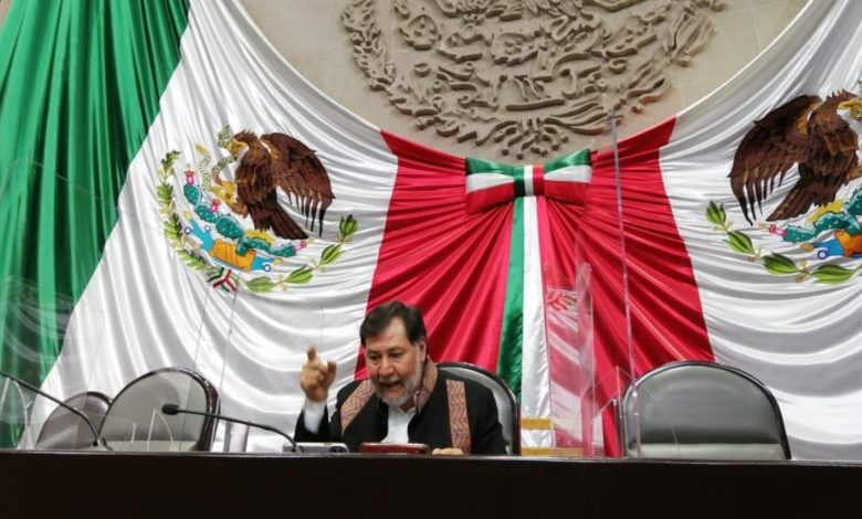 Fernández Noroña llama a “proteger” a AMLO tras insultos en avión y arremete contra Aeroméxico