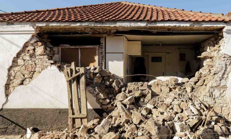 Fuerte sismo sacude el centro de Grecia y deja decenas de derrumbes