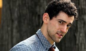 Luis Gerardo Méndez está de luto tras el fallecimiento de su padre