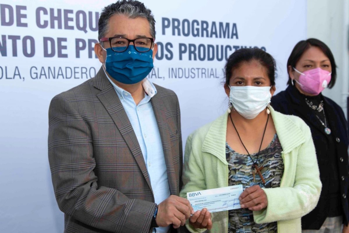 Otorga FOMTLAX 26 créditos a proyectos productivos