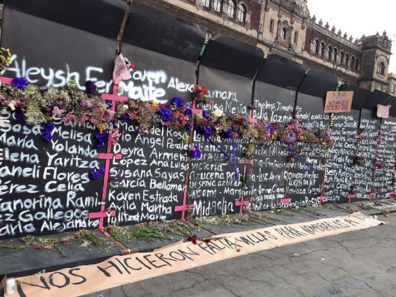 Cierran todos los acceso al Zócalo de CdMx con motivo de la marcha por el 8M