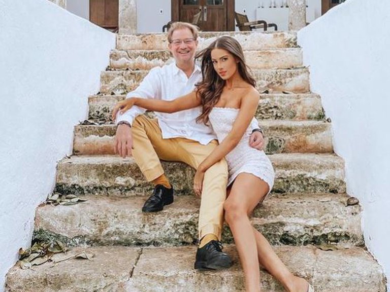 “Me siento amenazada”: Esposa de Andrés Roemer rompió el silencio tras 61 denuncias de abuso sexual