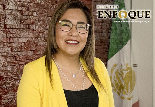 Asume Angélica Flores cargo de presidenta municipal interina de Cuautlancingo