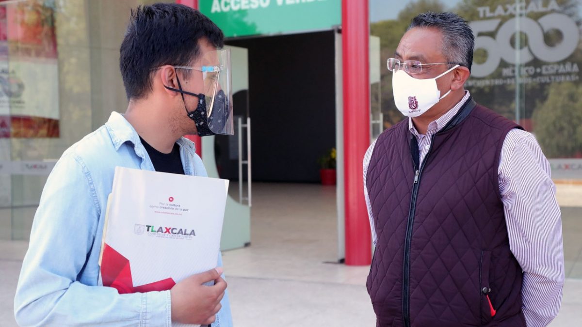 UPIIT revisa y digitaliza documentos de jóvenes aceptados por el IPN