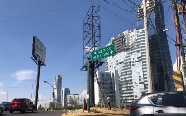 Zona metropolitana de Puebla concentra cerca del 80% de espectaculares del estado; todos funcionan de manera irregular