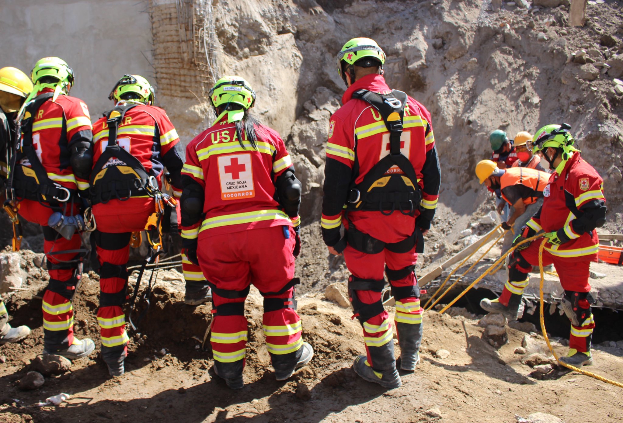 Rescatan al segundo cuerpo de los tres sepultados tras colapso de obra en San Martín Texmelucan, Puebla