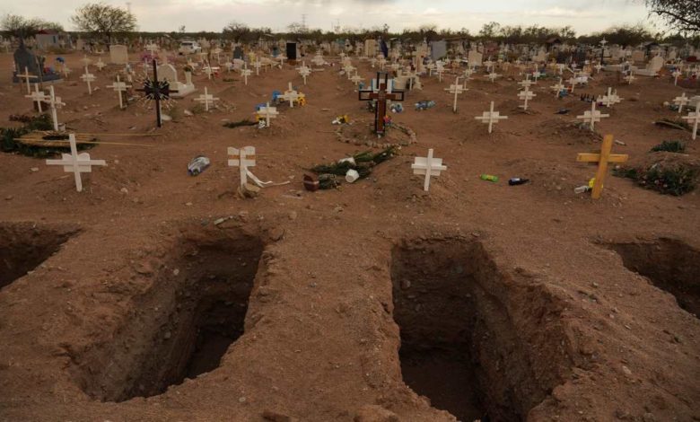 Gobierno mexicano admite que muertes por COVID suman más de 300 mil