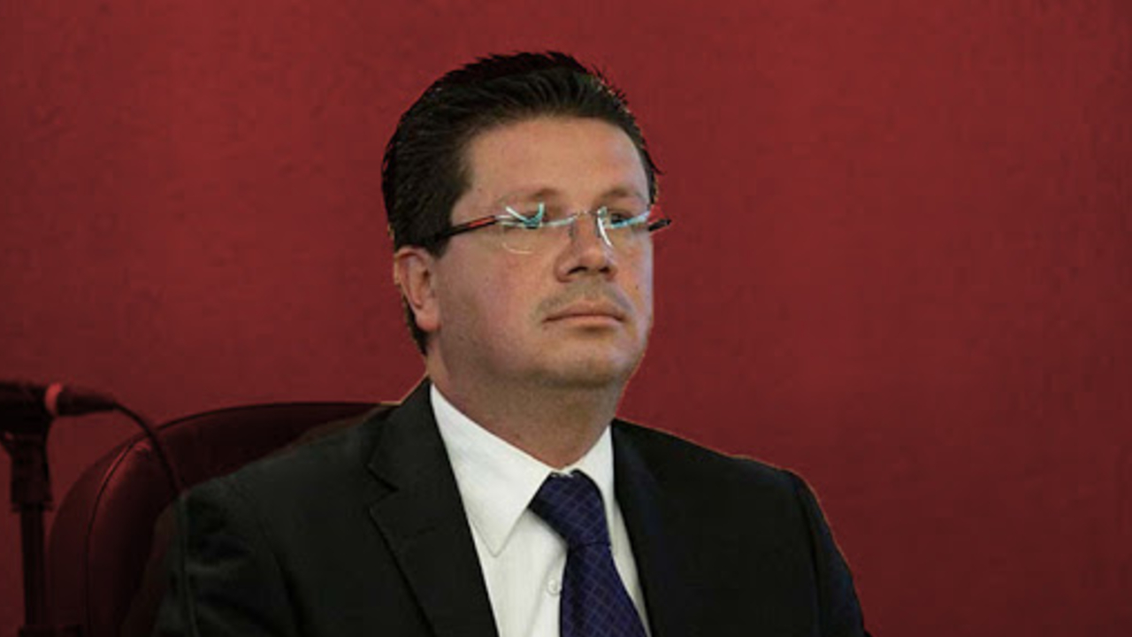 Julo Lorenzini continúa recorriendo las calles de San Pedro Cholula, en su primera semana de campaña 