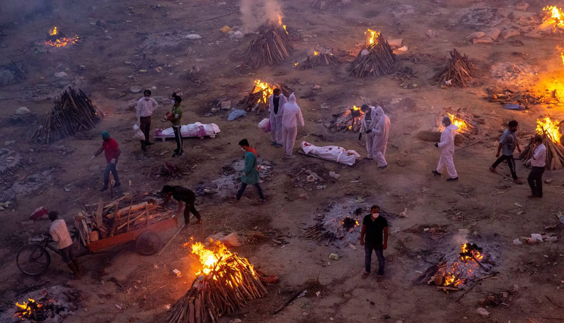 India supera por primera vez la barrera de las 4 mil muertes diarias por Covid
