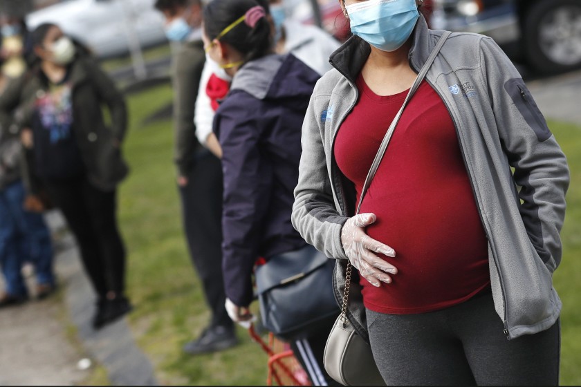 Gobierno incluirá a mujeres embarazadas en siguiente etapa de vacunación COVID en México
