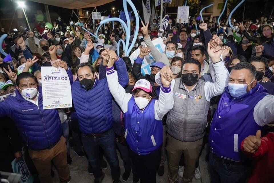 Candidato del PAN en Apizaco aseguró que construirá un panteón y central de autobuses si gana.