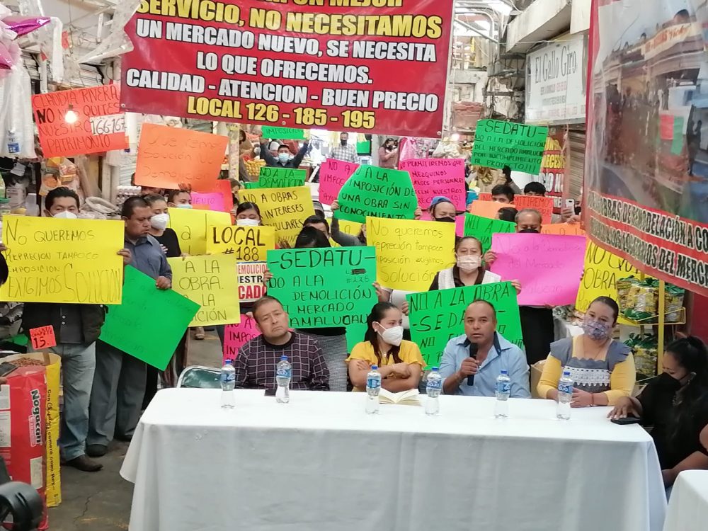 Voto de castigo a Claudia Rivera advierten locatarios del Amalucan