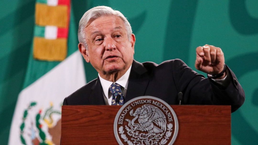 EU entregó a México expediente sobre los 43 normalistas de Ayotzinapa, revela AMLO