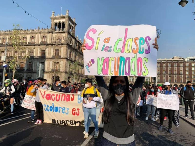 Estas son las peticiones de los estudiantes que marchan contra regreso a clases presenciales