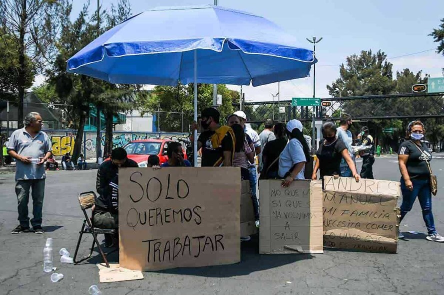 Creció pobreza laboral en México por pandemia de Covid: Coneval