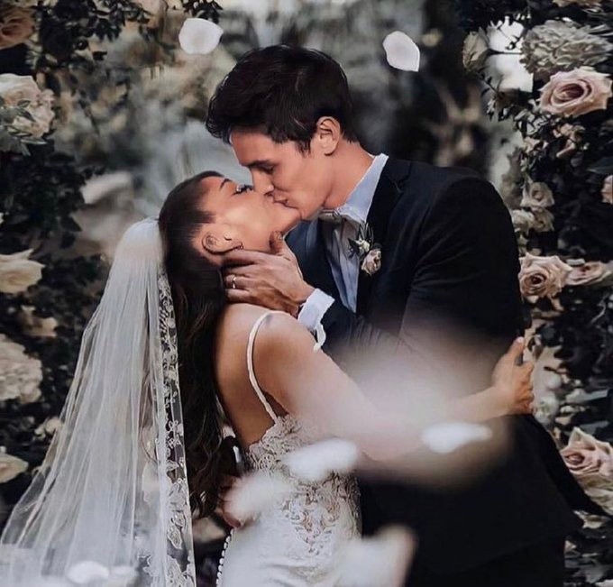  ¡Ariana Grande por fin comparte fotos y detalles de su boda!