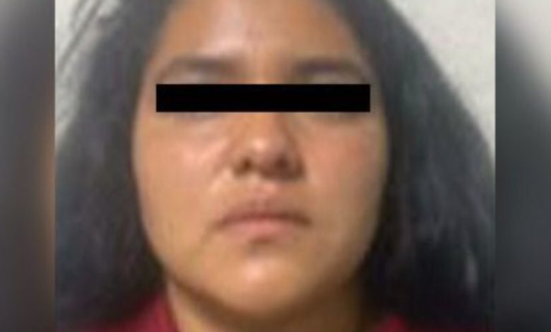 Mujer es detenida mientras cargaba el cadáver de un hombre dentro de un costal