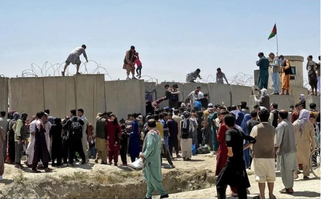 Construyen un nuevo muro para frenar a migrantes afganos en Turquía