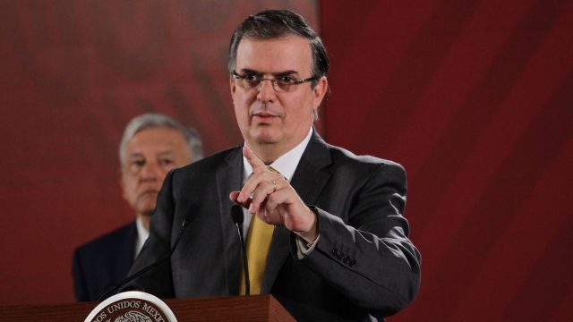 Ebrard estima que México recuperará la categoría uno en aviación en 2022