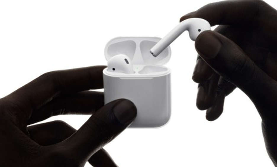 Hombre muere tras usar audífonos de bluetooth; explotaron mientras estudiaba