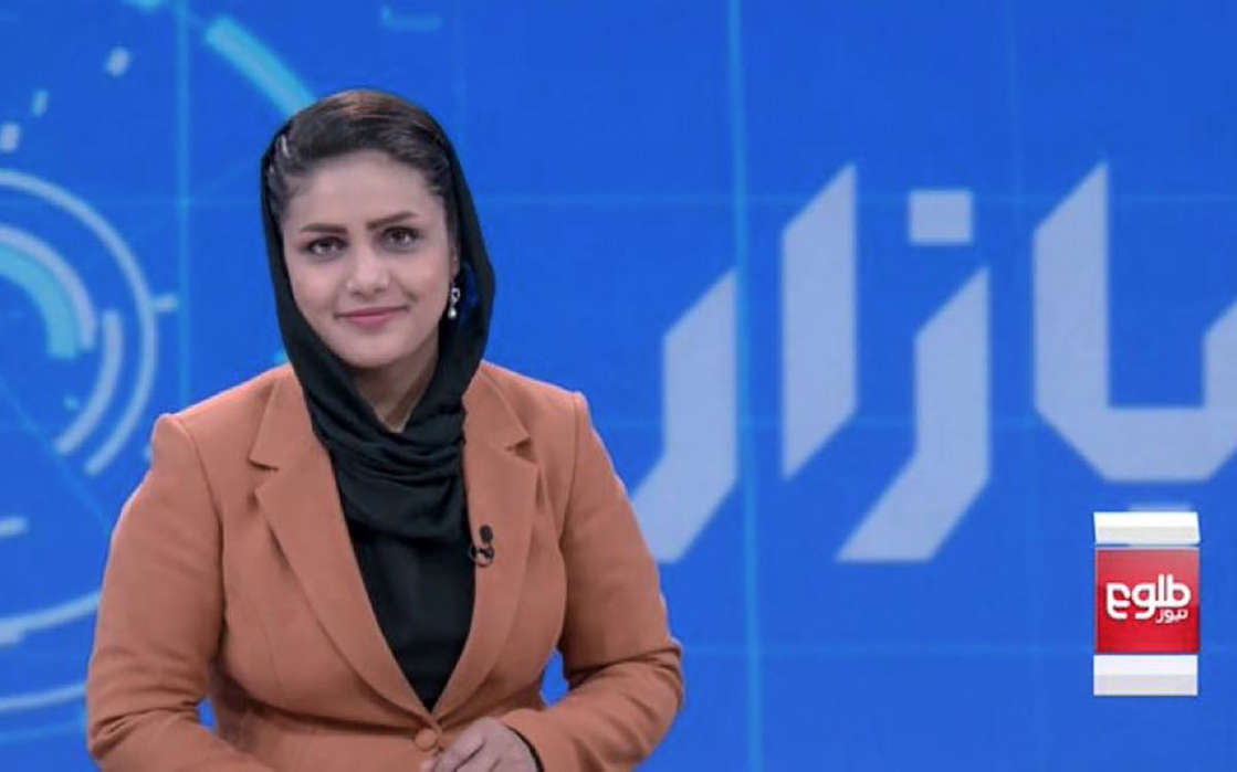 Las mujeres vuelven a la televisión afgana pese al control talibán