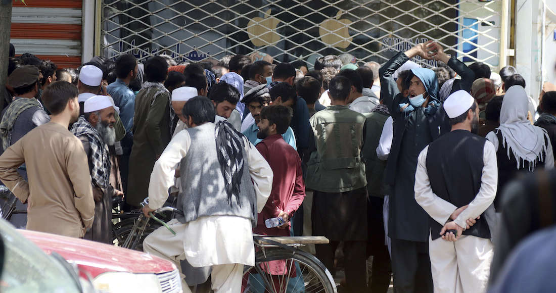 Talibanes cierran aeropuerto de Kabul y la esperanza de escape