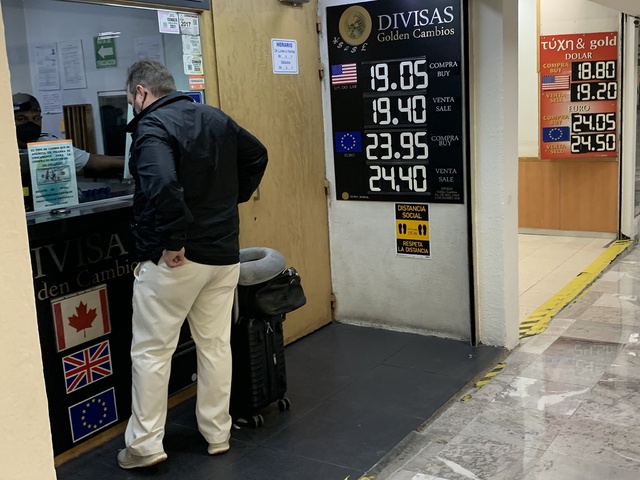 Peso gana valor; se cotiza a 19.86 por dólar