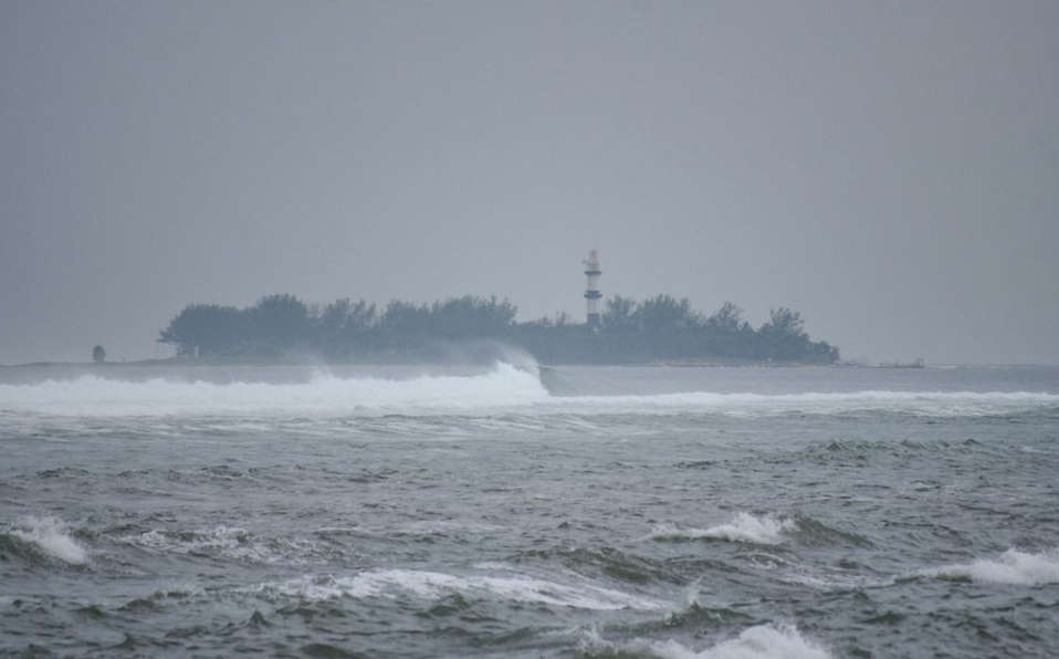 De esta manera luce Grace golpeando las costas de Veracruz