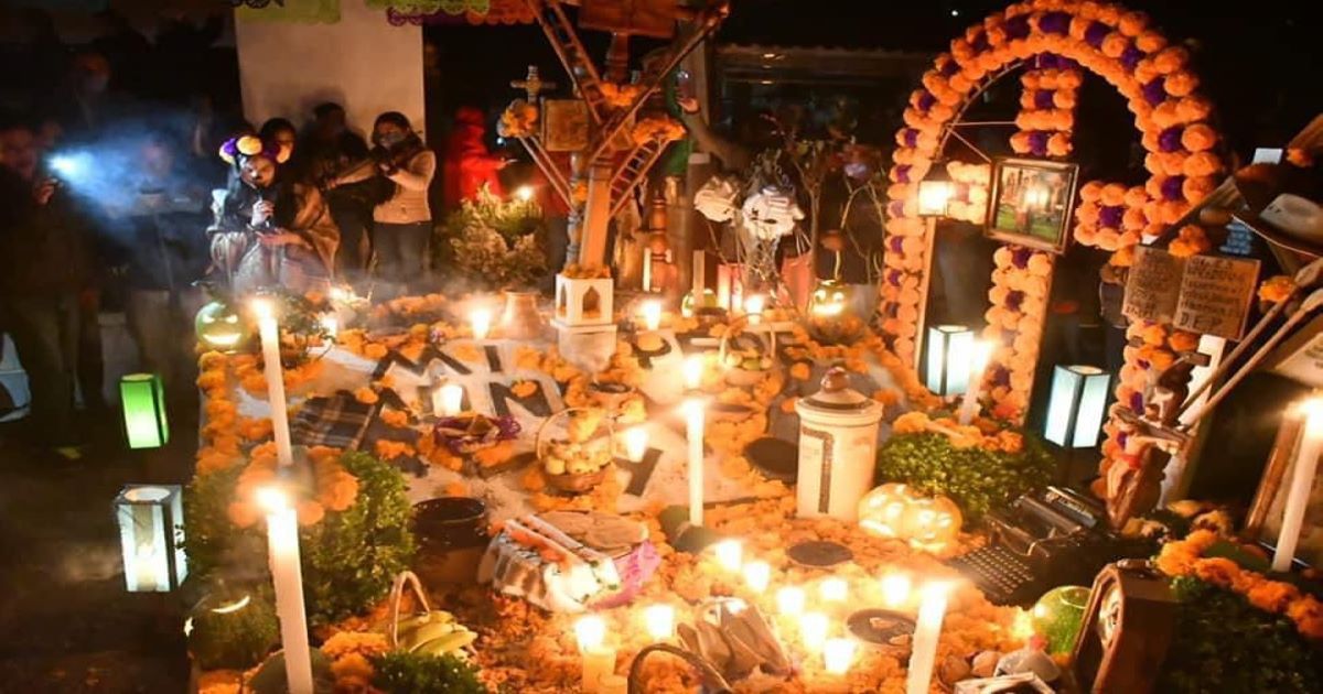 En Tlaxco se celebra el primer concurso de tumbas en el panteón municipal