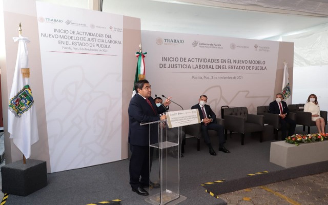 Anuncia Barbosa que en Puebla se buscará regular los honorarios de abogados