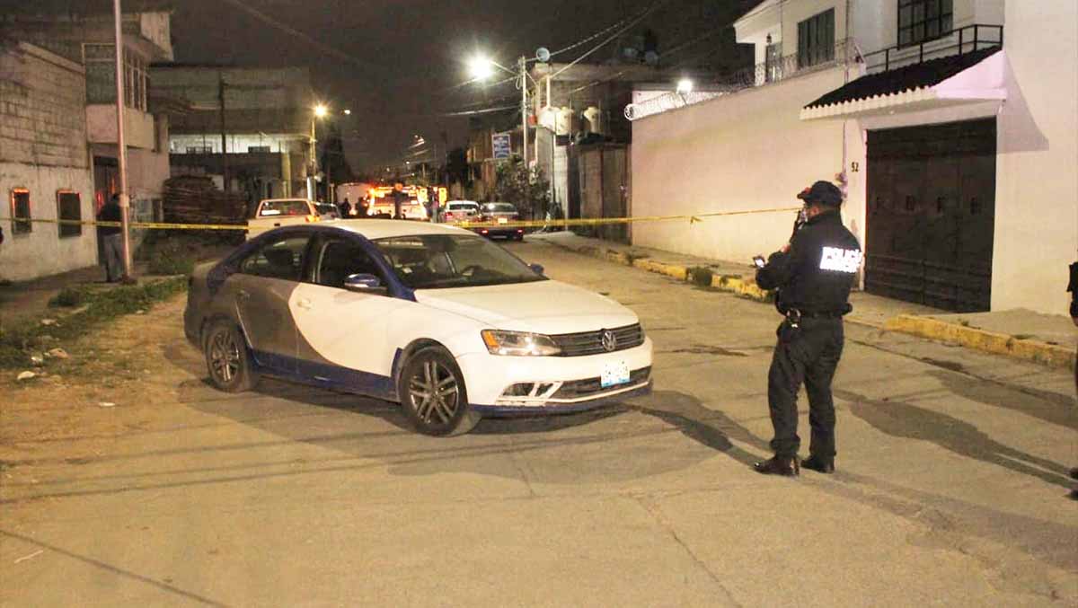 Catean inmueble en Xochimehuacan; aseguran documentación relacionada con la toma clandestina y una pipa.