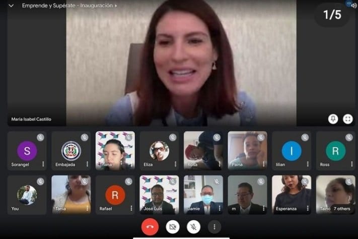 Reaparece Marco Mena, participa en taller de la Embajada de República Dominicana