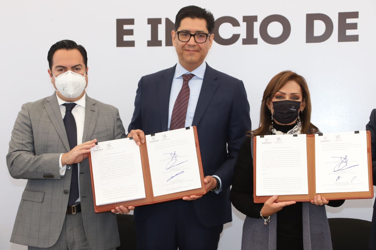 Firmó Lorena Cuéllar contratos para nuevas inversiones en CIX II y III