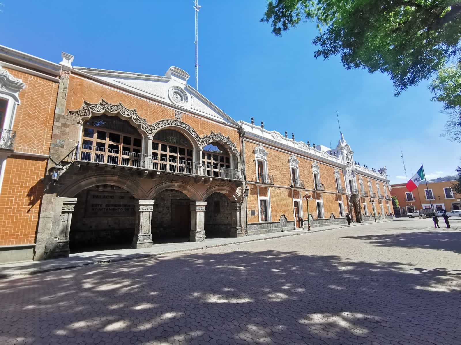 Contratos por confianza en Tlaxcala, mayor a otros estados