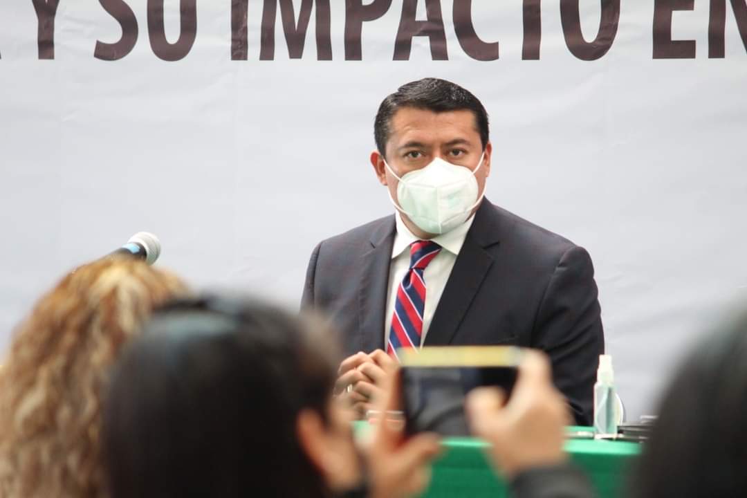 Servidores públicos deben manejarse con transparencia: Rubén Terán