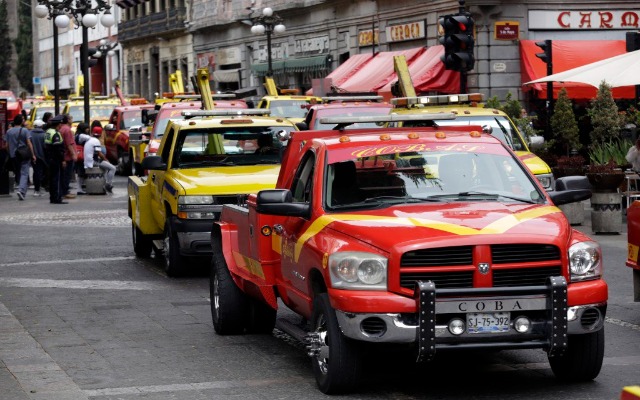 Barbosa plantea expedir nueva Ley de Transporte para regular servicio de grúas