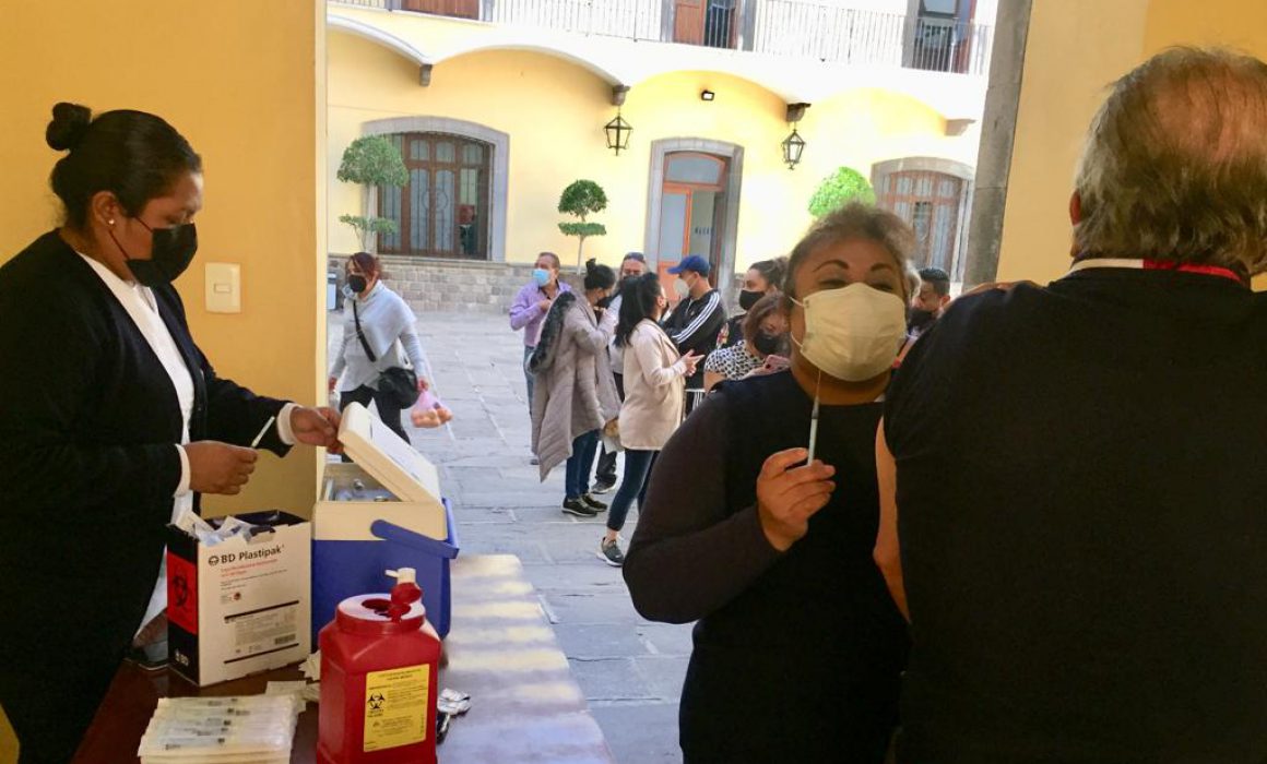 Acerca SESA vacuna contra la influenza a la población