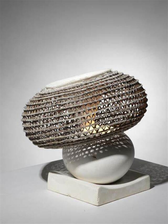 Dalí: Subastan en París una lámpara diseñada por el artista español para Jean-Michel Frank