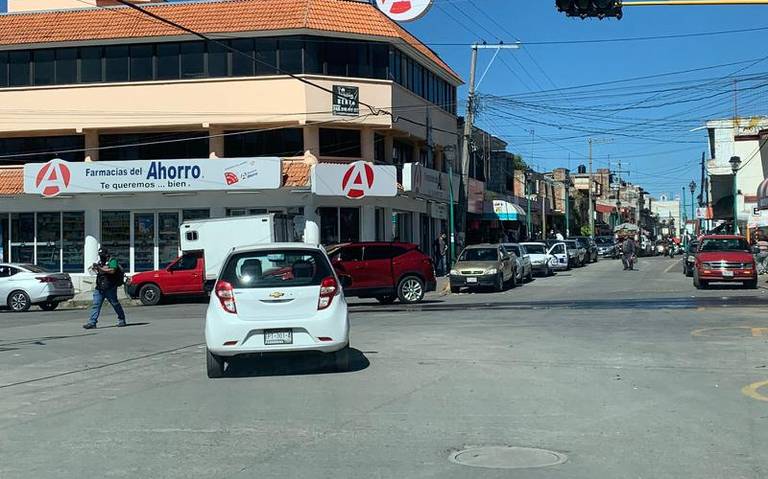 Semáforos sin funcionar en Chiautempan generan caos vehicular