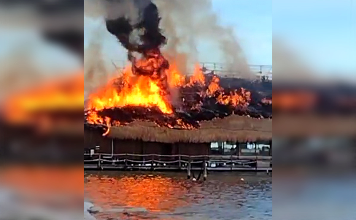 Llamas consumen restaurante de hotel en Cancún 