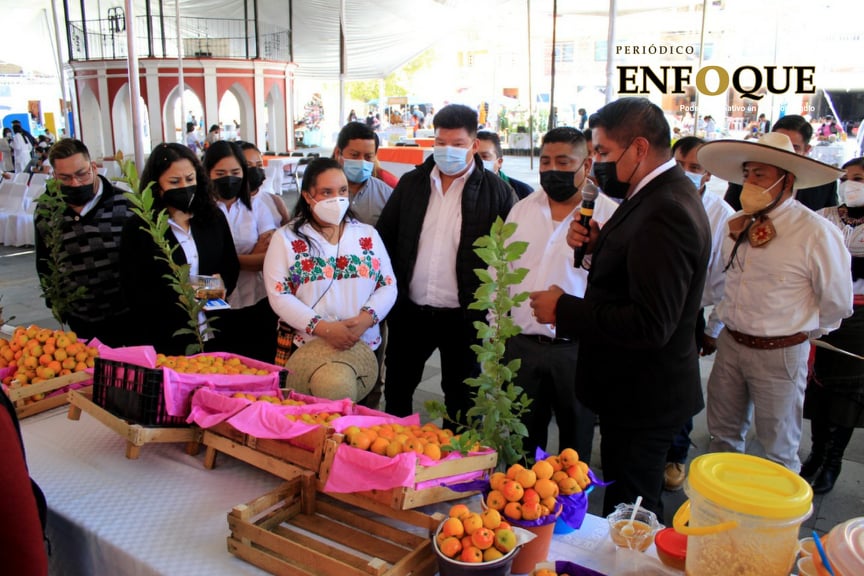 Con 40 productores locales, se pudo disfrutar de la gran variedad de presentaciones del tejocote en la Feria 2021 de Calpan