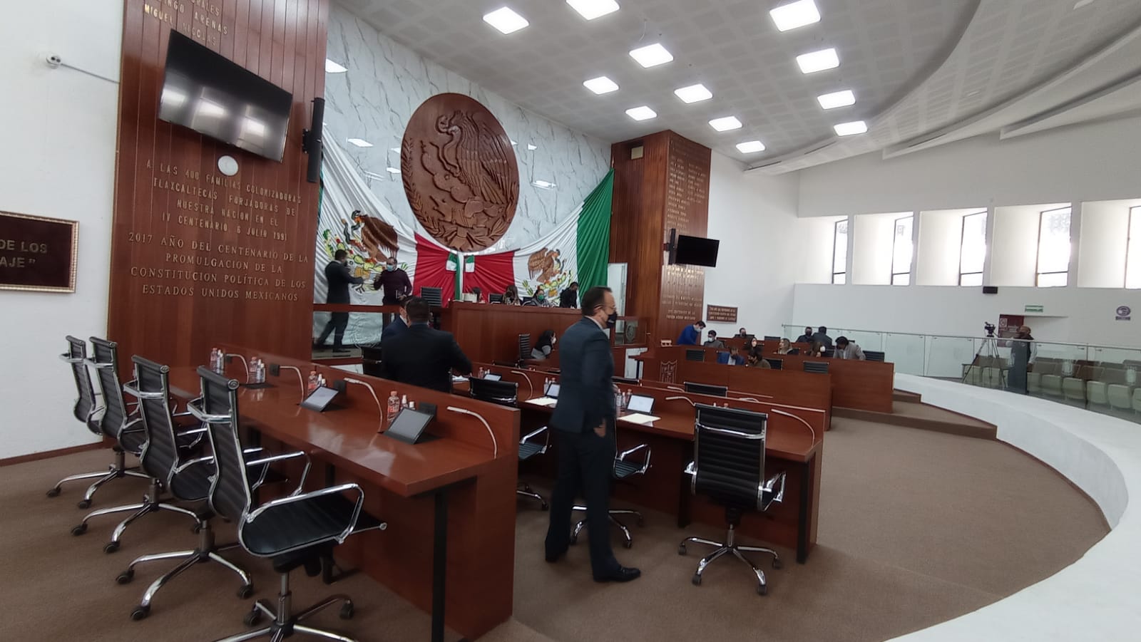 Diputados podrían pedir un crédito ante crisis financiera 