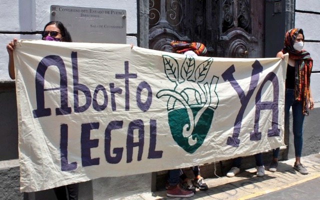No hay mujeres detenidas por abortar en Puebla, afirma Barbosa