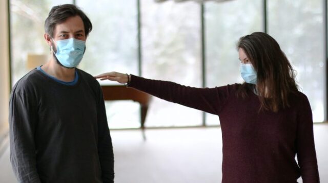 La ´Distancia social´ es una medida arbitraria y no funciona para evitar contagios, según la ciencia 