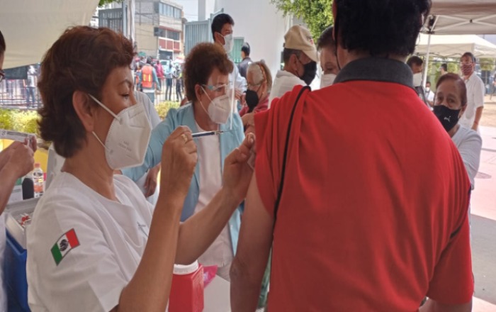 Se retrasa por falta de dosis la vacunación contra el Covid-19 para adolescentes de Puebla
