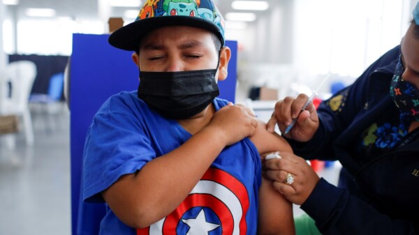 Solo los niños con estas enfermedades serán vacunados en México