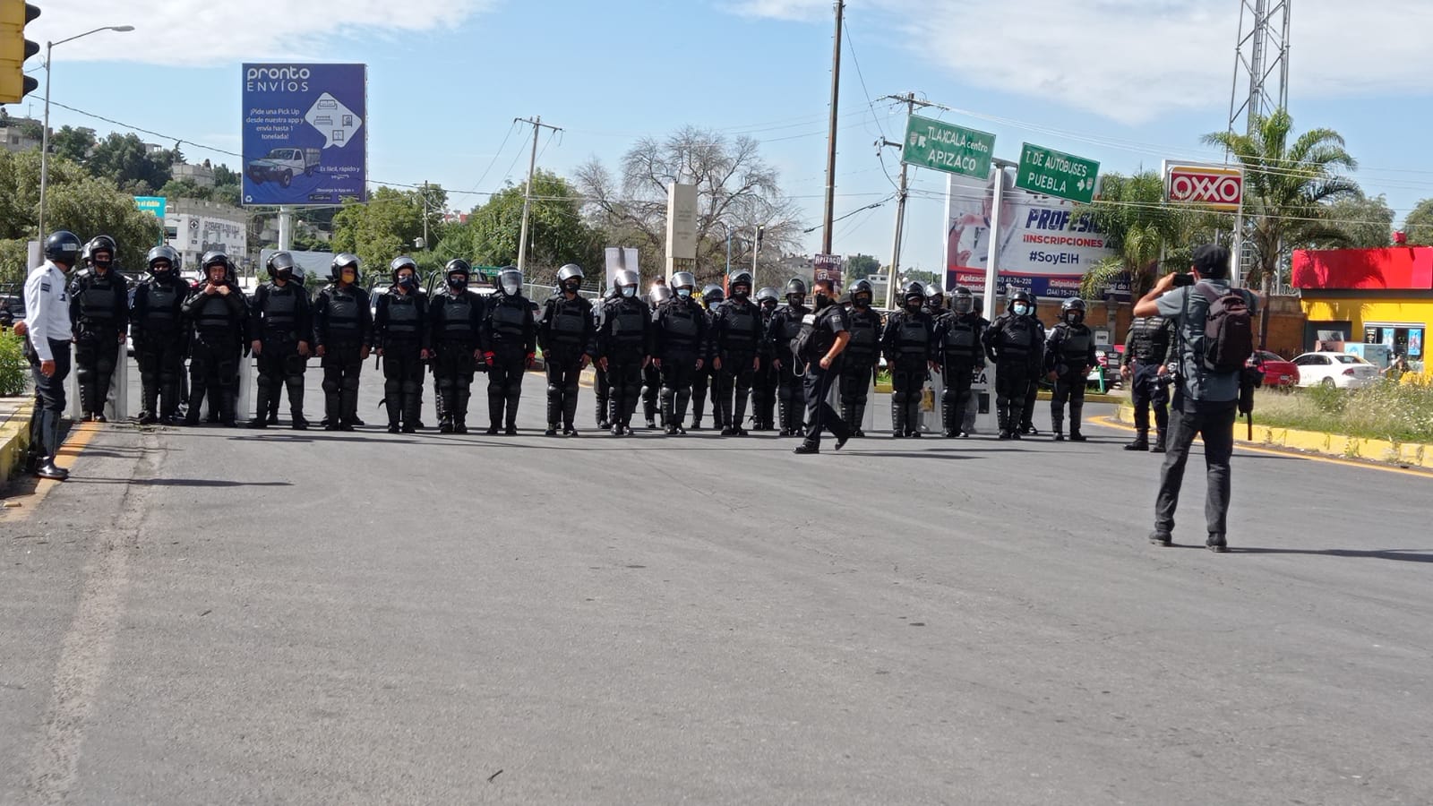 Desplegaron a antimotines por manifestación de magisterio, llegan a acuerdos