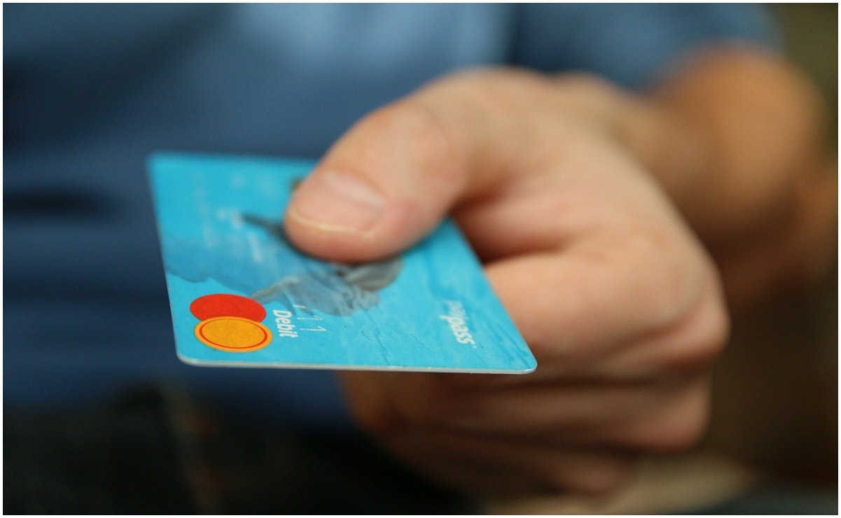 Tasas de interés y políticas bancarias, impiden pagar las tarjetas de crédito: Especialista UPAEP
